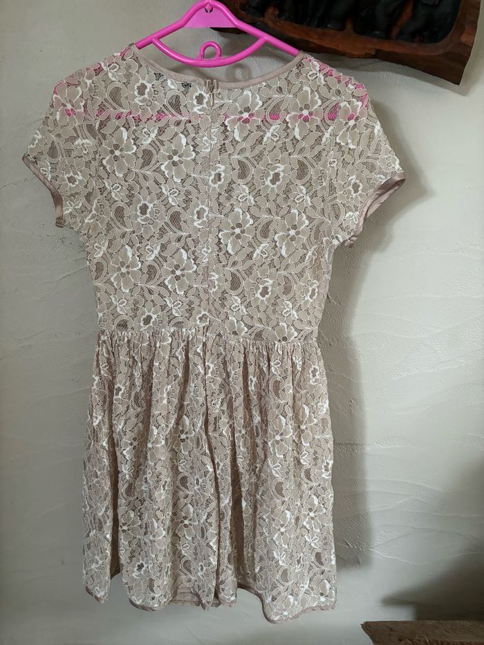 Robe dentelle - photo numéro 2