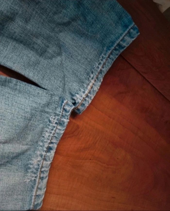 Jeans effet délavé et troués taille 48FR - photo numéro 7