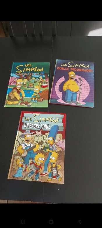 Lots 3 bandes dessinées les simpson