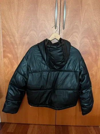 Chaqueta negra de cuero