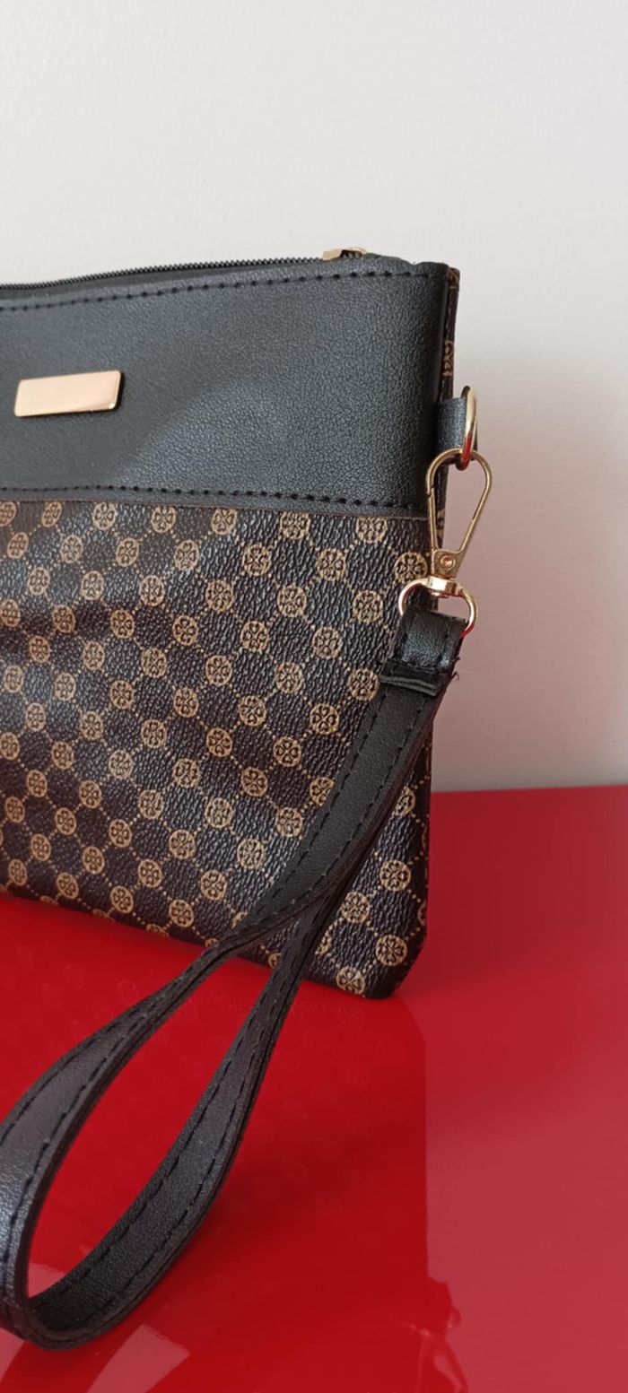 Pochette imprimée avec cordon de poignet - photo numéro 8