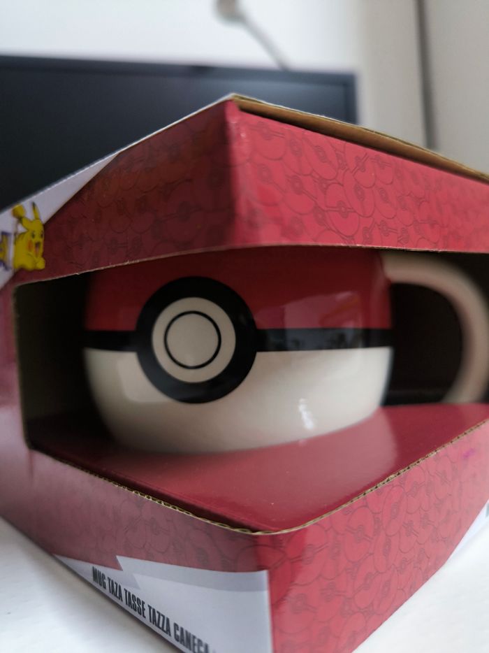 Pokémon - Tasse 3D en céramique Poké Ball - 445ml