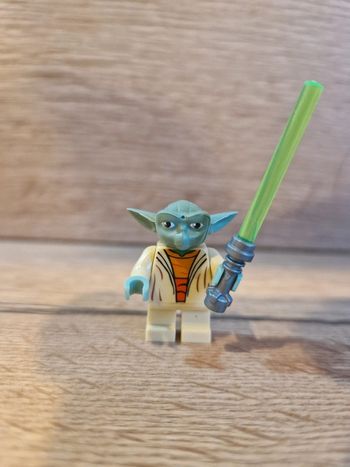 Figurine type lego Jedi Yoda star wars