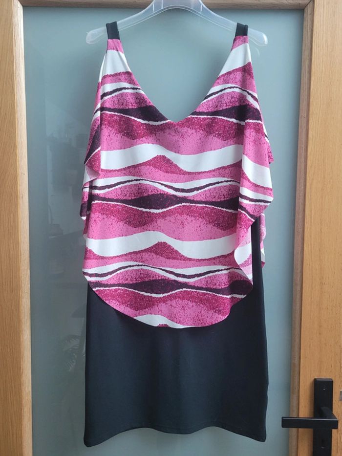 Robe noire et coloré