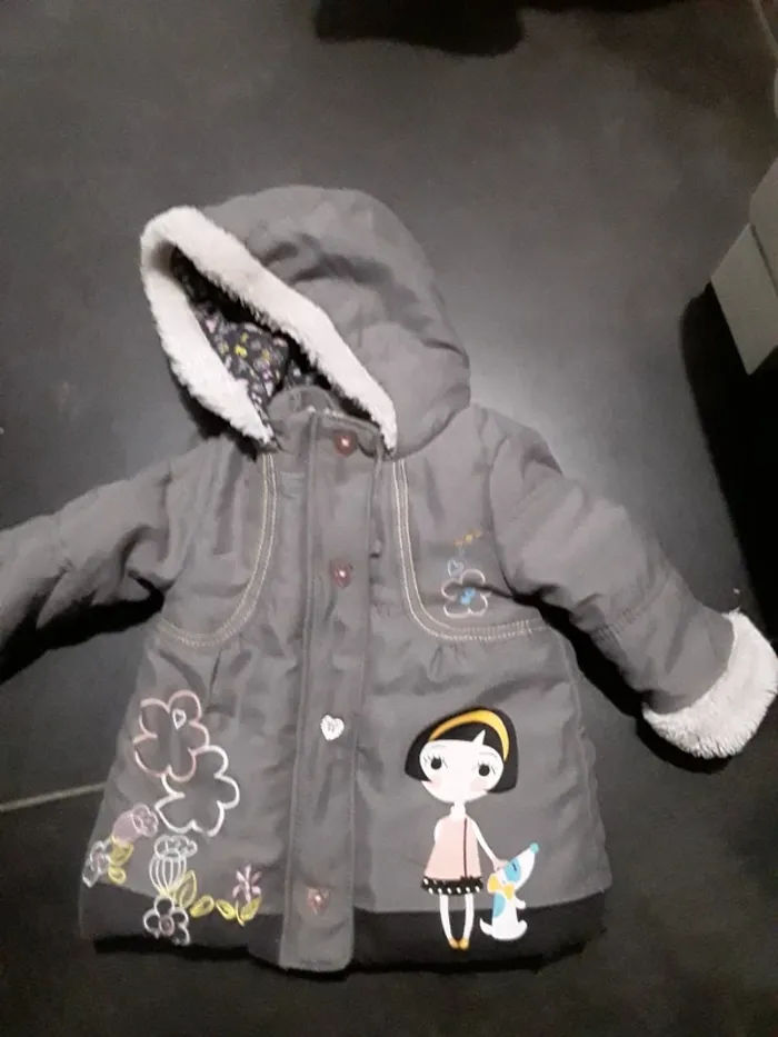 Très joli manteau fille taille 6 mois - photo numéro 4
