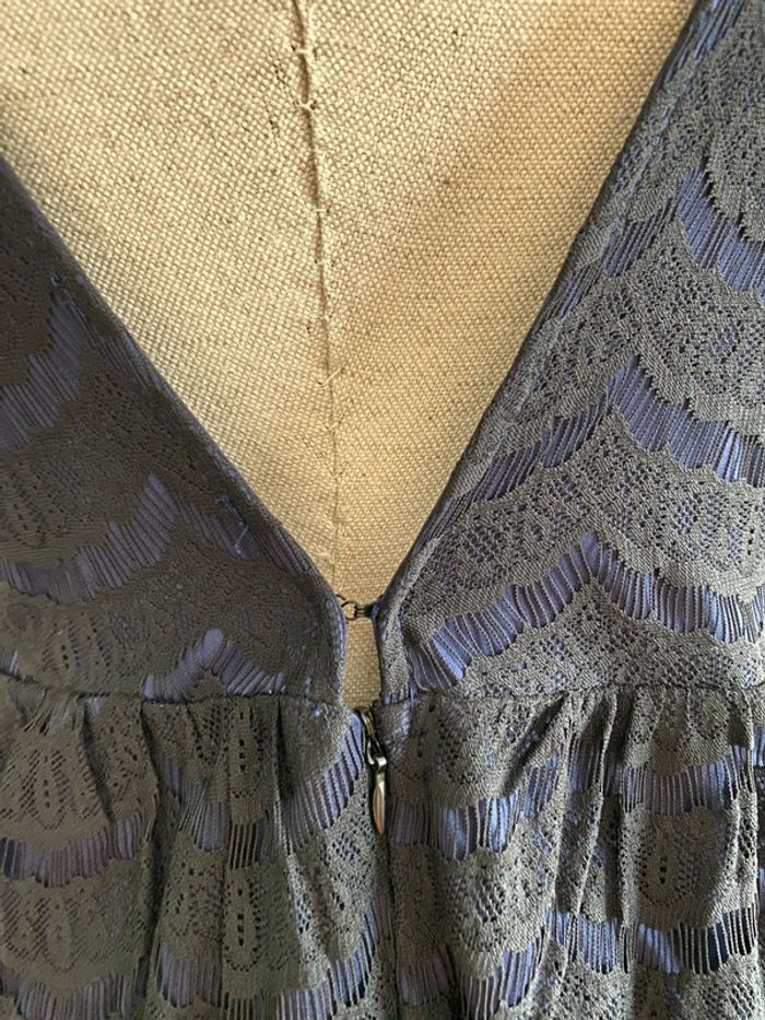 Robe dos nu noir et bleu dentelle T40 - photo numéro 4