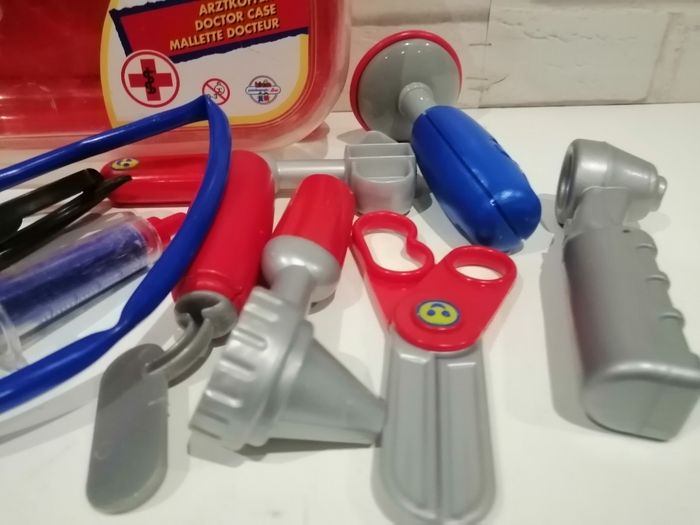 Malette pour jouer au docteur - photo numéro 7