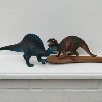 Deux dinosaures vintage