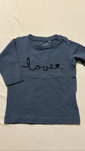 💙 Haut bleu avec inscription « Love » – Name it – 62