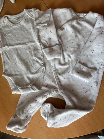 Lot pyjama et bodie fille 3 mois