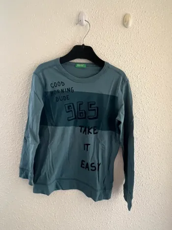 Pull Benetton taille 4-5 ans💫