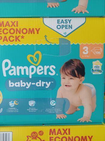 Pampers 136 couches taille 3