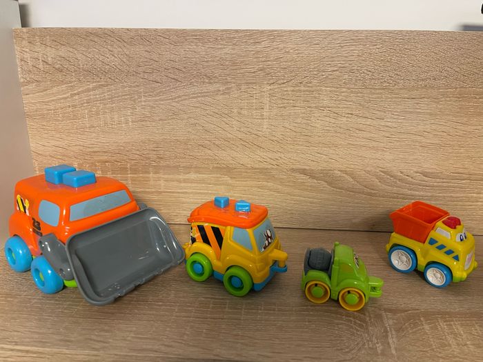 Lot de véhicules engins en plastique qui s’emboîtent - photo numéro 3