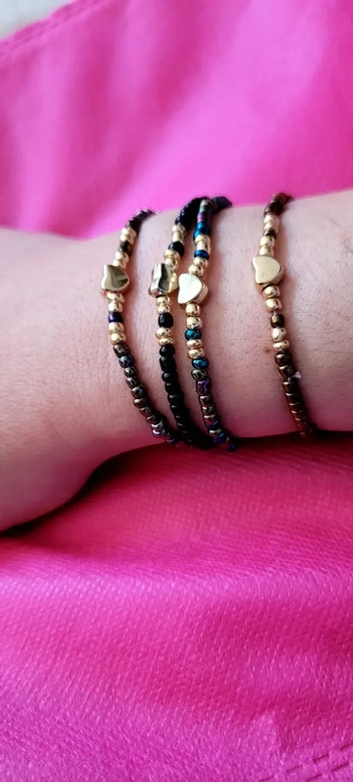 Lot de bracelets cœur doré perles de rocailles multicolore