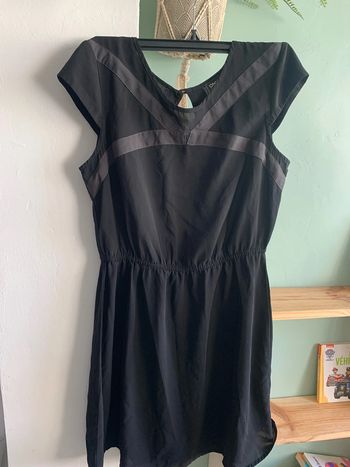 Robe noir fluide et légère