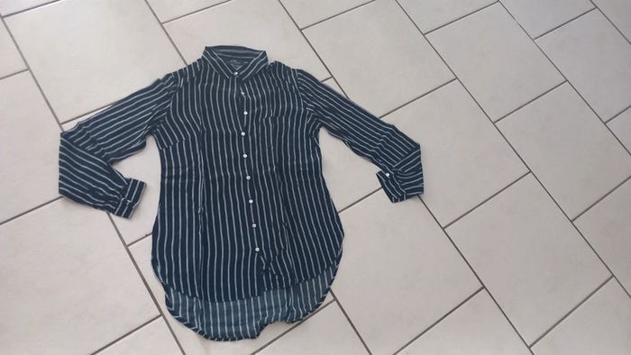 Chemise fluide marine et blanche rayée kiabi 36 tbe * - photo numéro 2