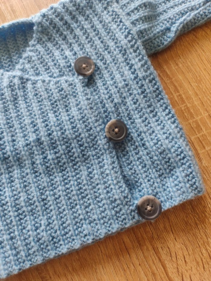 Gilet tricot laine maison - photo numéro 2