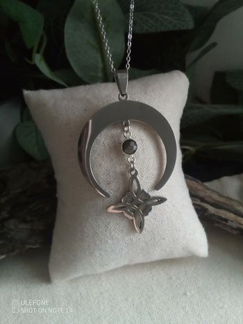 Collier argenté Labradorite et nœud de sorcière