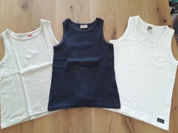Lot t shirts  sans manches 10 ans