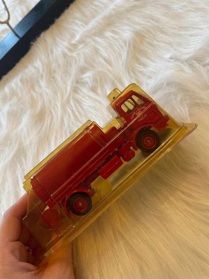 Très beau camion de pompiers de collection hachette - photo numéro 4