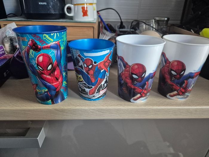 4 gobelets spiderman