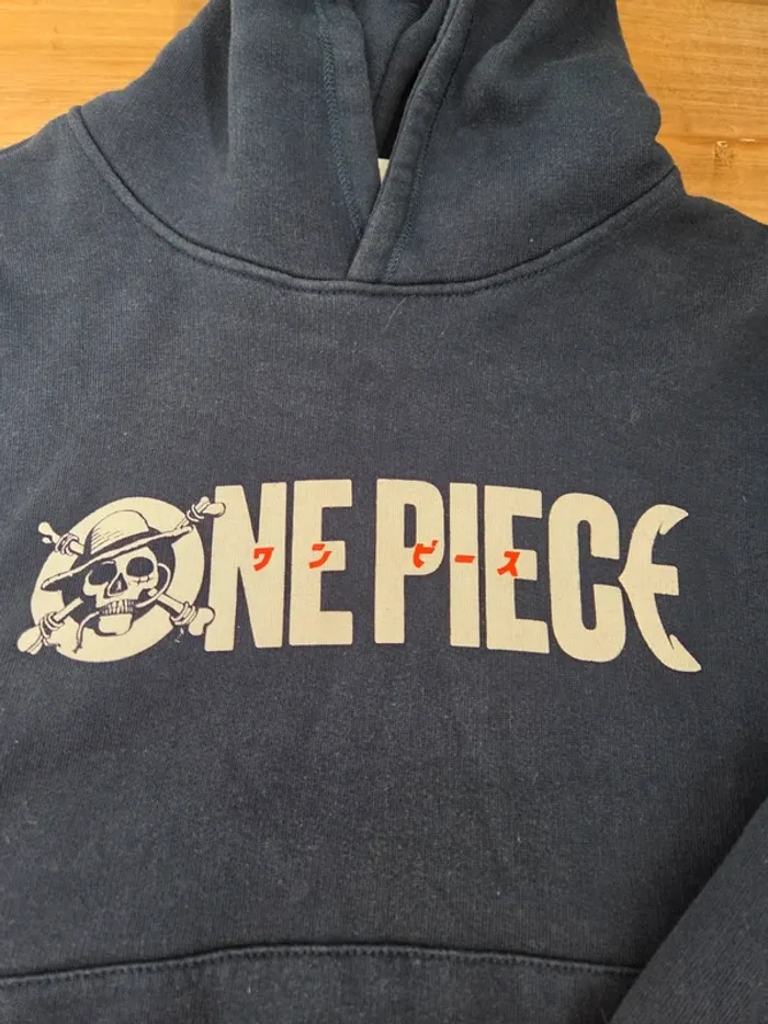 Sweat Zara One Piece taille 9.10 ans - photo numéro 2