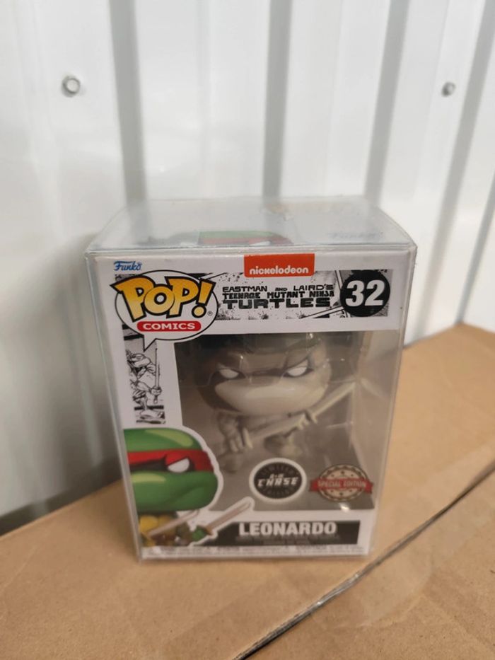 Funko pop leonardo chase