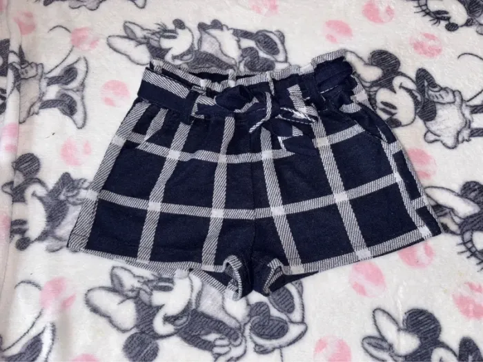 Short fille