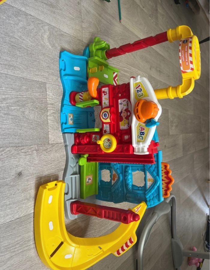 Mobile caserne de pompiers - photo numéro 3