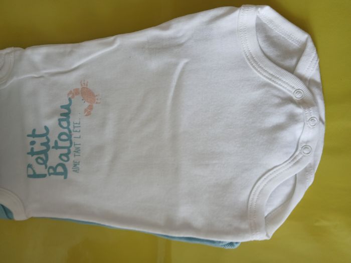 lot 3 bodies sans manches garcon petit bateau 71 cm 9 mois - photo numéro 2