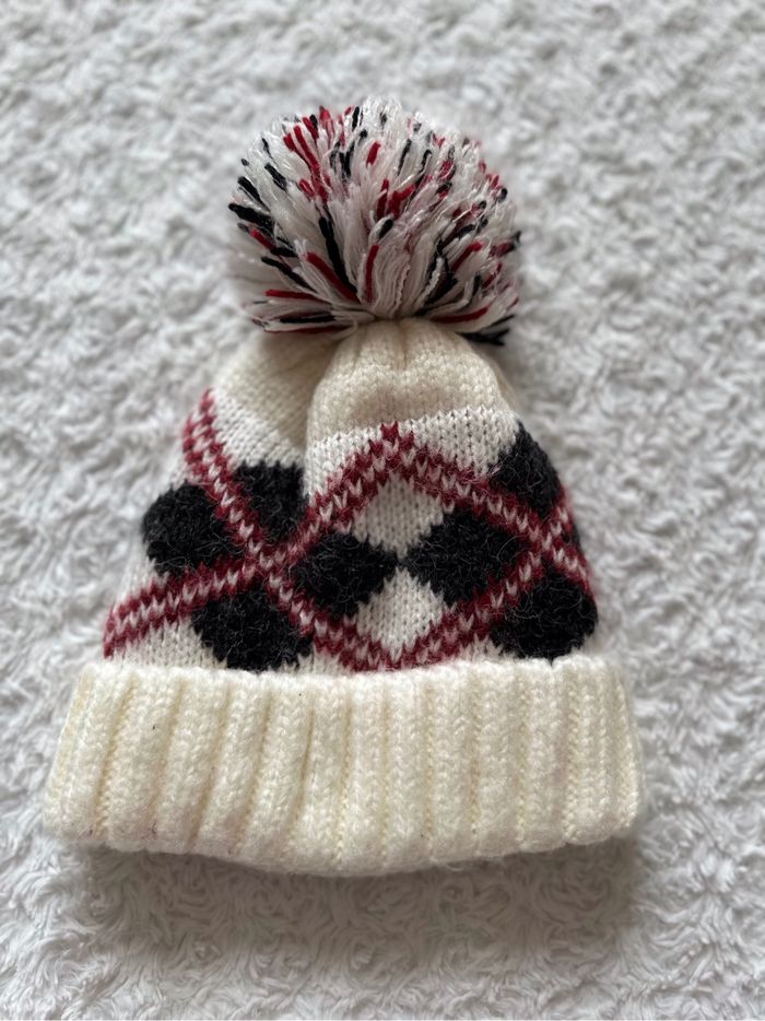 Bonnet avec pompon - photo numéro 4