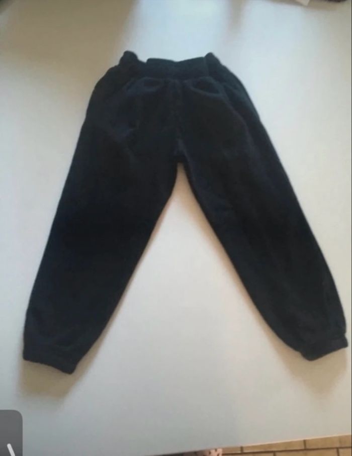 Pantalon sport pour garçon TRÈS BON ÉTAT taille 6 ans couleur noir - photo numéro 3