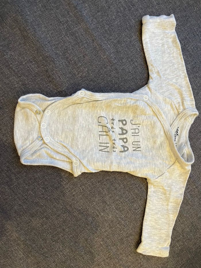 Lot de body 1 mois - photo numéro 2