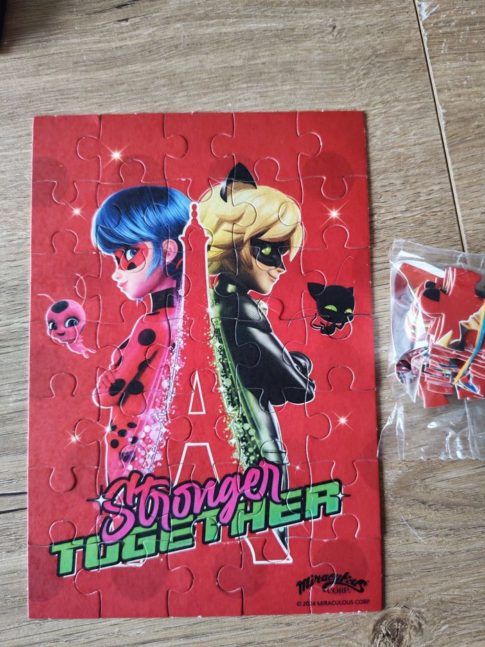 Puzzle miraculous neuf