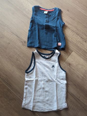 Lot de 2 débardeurs 12 mois