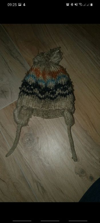 Bonnet Okaidi environ 12 mois