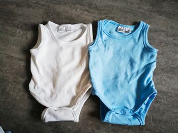 Lot Bodies sans manches bébé 3 mois