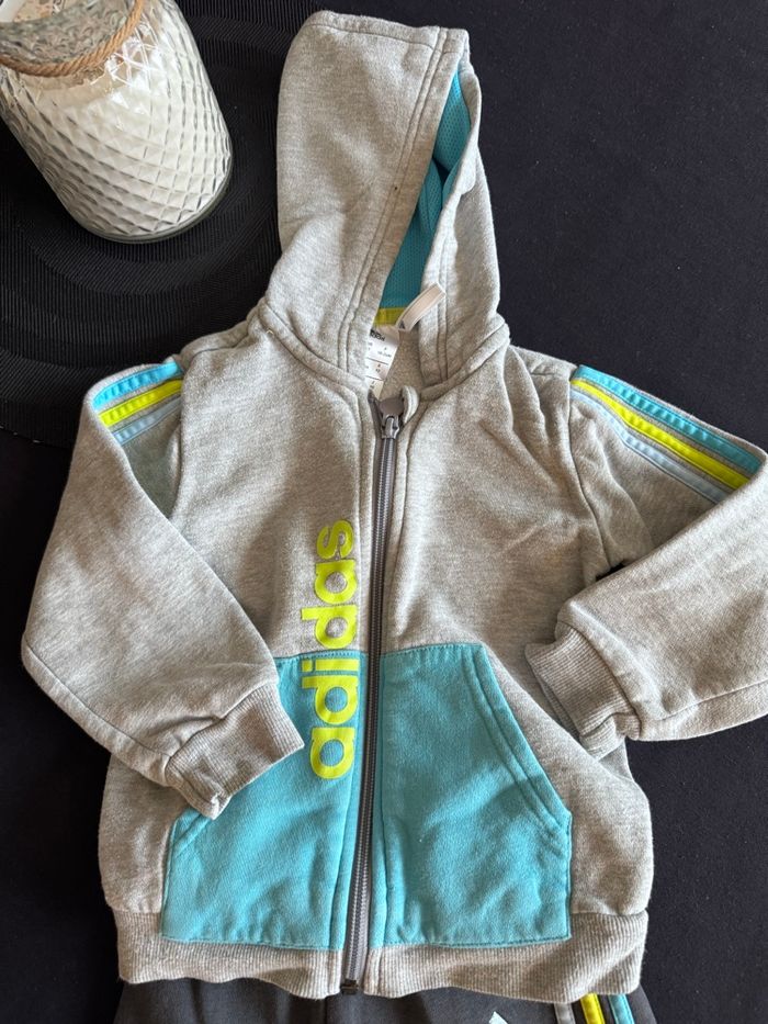 Ensemble survêtement Adidas 18-24 mois - photo numéro 5