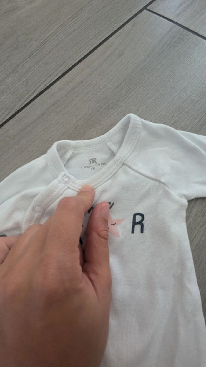 Lot 2 bodies 1 mois - photo numéro 3