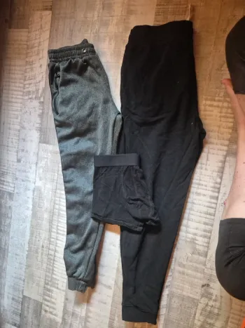 Lot de 2 jogging + 1 boxer