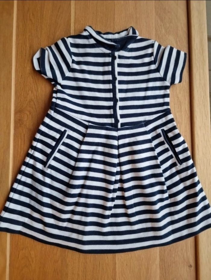 Robe.