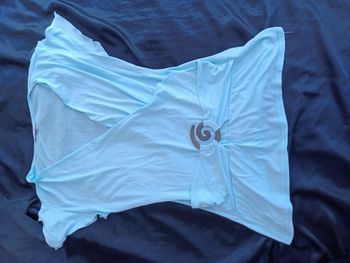 tee-shirt bleu manche courte