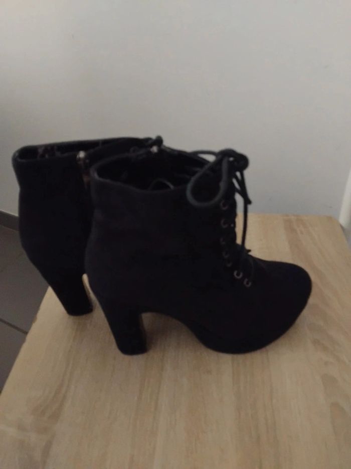 Lot de bottines pull&bear et pollino - photo numéro 2