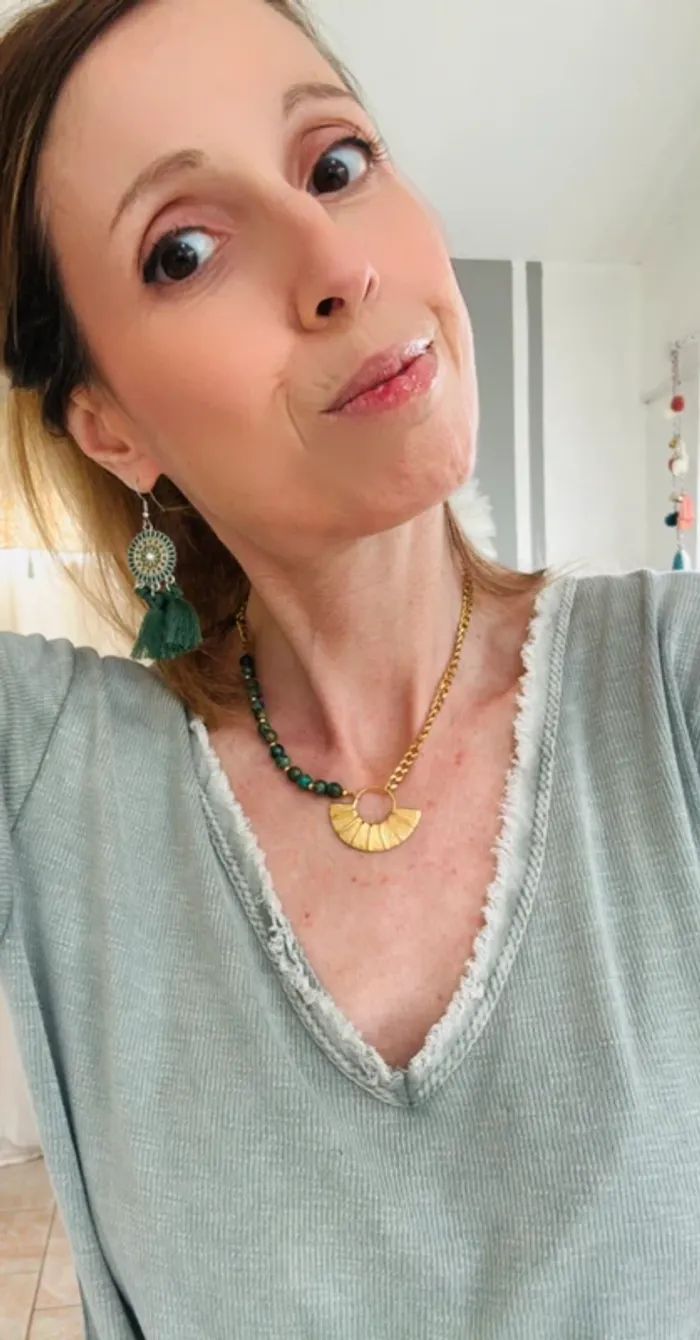 Collier bohème acier doré et perles vertes - photo numéro 7