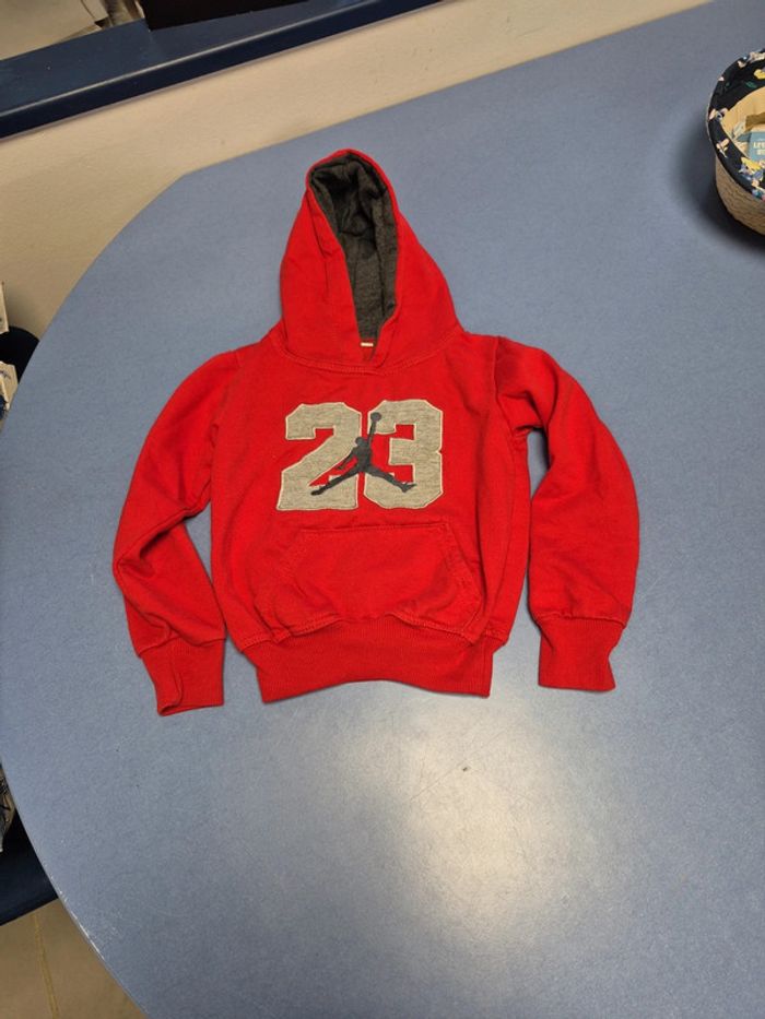 Sweat capuche taille 24-36 mois
