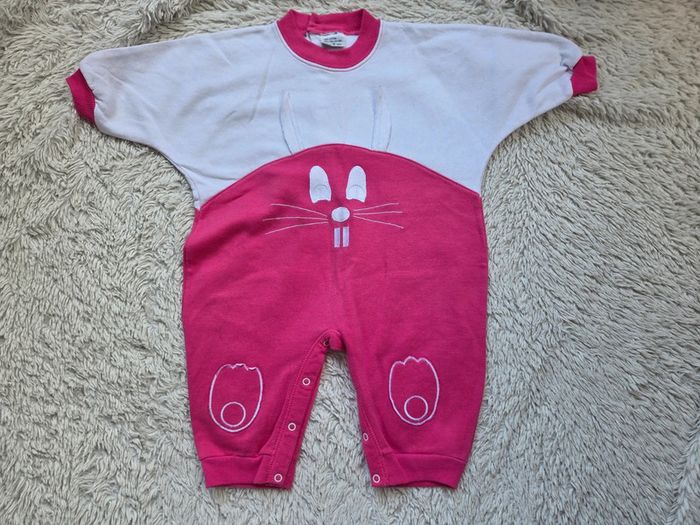 Combinaison lapin rose et blanche