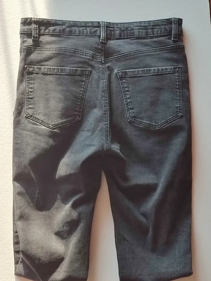 Jean taille haute Bershka - photo numéro 4