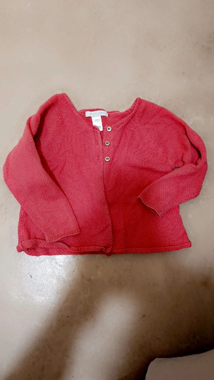 Petit gilet fin taille 12 mois obaibi