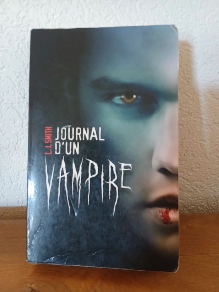 🍍 Livre Le journal d'un vampire - photo numéro 2