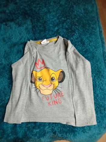 Tee shirt manche longue Le roi lion Disney 6ans